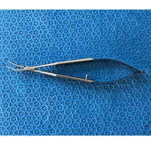 Pinzas de Sujeción Clayman de Alta Calidad a Precio de Fábrica, 12.5 cm, Puntas Anguladas, Instrumento Microquirúrgico Oftálmico - Product Image 1