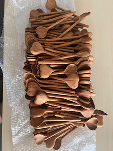 ชามเปลือกมะพร้าวที่มีพื้นผิวธรรมชาติแท้ๆ เหมาะสำหรับการเสิร์ฟอาหาร ตกแต่งบ้าน และร้านค้าที่มีวิถีชีวิตที่ยั่งยืน - Product Image 4