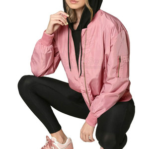 Chaqueta Bomber Premium con textura ligera y suave Chaqueta Bomber suave con diseño simple - Product Image 4