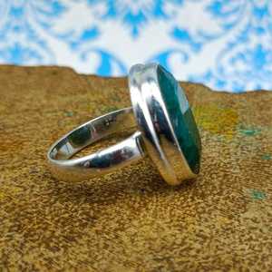 Bague en argent antique faite à la main, pierre précieuse à facettes vert émeraude, sertissage de lunette de conception simple pour la fête de mariage, diamant pour hommes et femmes - Product Image 3