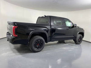 Toyota Tundra TRD Pro HV 4x4 2025, Camioneta CrewMax de 4 Puertas, Cabina SB - Product Image 4