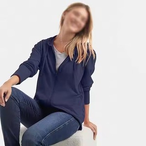 2025 printemps Logo personnalisé 2 Pc ensemble à capuche femmes vêtements hiver 2 pièces ensemble pour femmes solide haut court deux pièces pantalon de survêtement ensemble - Product Image 6