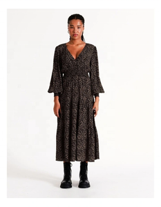 Nouvelle robe décontractée noire tendance 2026, décorée d'un imprimé magnifique et d'une taille froncée, col en V, manches bouffantes, robe grande taille - Product Image 6