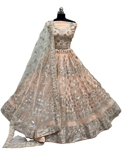 Hermoso Lehenga Choli Bordado en Color Durazno con Diseño Alemán Plateado para Fiestas, Estilo Clásico hasta el Suelo - Product Image 1