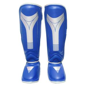 Protège-tibias en cuir bleu et blanc personnalisé 2026, protection en cuir fabriqué au Pakistan - Product Image 1
