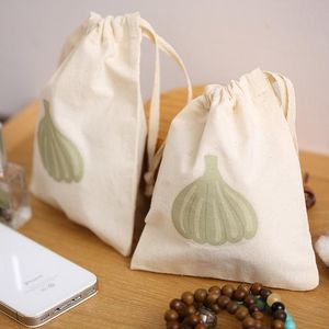 Vente en gros de sacs à cordon en satin de soie imprimés avec logo personnalisé sac cadeau de mariage écologique - Product Image 1