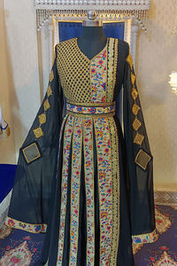 Caftán marroquí de diseñador negro y beige - Product Image 4