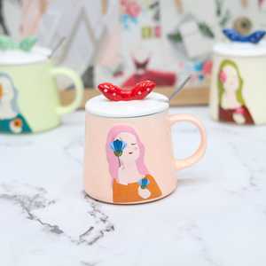 Taza de Cerámica con Diseño de Niña de Dibujos Animados, Capacidad de 360 ml, Apta para Lavavajillas y Microondas, con Tapa y Cuchara, para Regalos Empresariales o Uso Personal - Product Image 4