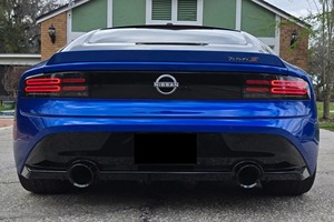 รถยนต์ ACURA CL ซีดาน ปี 2024 ระบบไฟฟ้า เกียร์ธรรมดา ยาง R20 เบาะหนังหรู 8 ที่นั่ง ไมล์น้อย ภายในสีเข้ม - Product Image 3