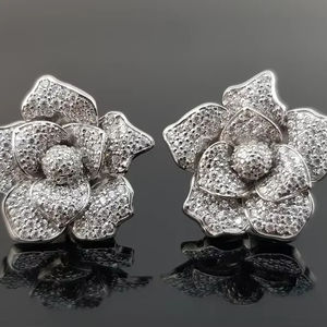 Boucles d'oreilles préposées pour femmes en argent sterling 925 et diamant moissanite taille brillant rond pour femmes avec clarté VVS - Product Image 5