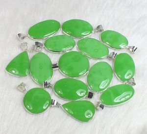 Vente en gros d'hémimorphite verte naturelle de style bohème pendentif en pierre précieuse collier de perles de cristal bijoux de charme pour la vente au détail - Product Image 2