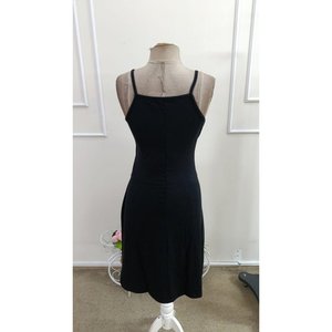 Robe midi élégante en viscose pour femme de Jane, avec détails croisés et col cache-cœur, parfaite pour les tenues décontractées d'été et la plage - Product Image 6