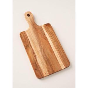 Planche à découper en bois au design rustique unique pour servir du pain au fromage et des collations lors de fêtes ou de réunions de famille - Product Image 1