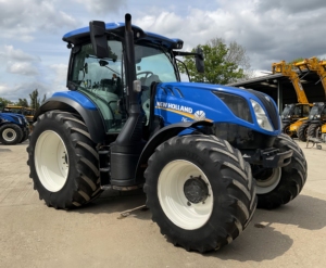 Tracteur agricole T6.180 de 2017 en excellent état avec cabine EROPS, benne et moteur USA Tier 4 Final – Transaction 100 % sécurisée - Product Image 2