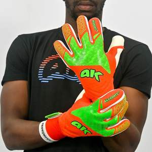 Gants de gardien de but en cuir de qualité supérieure de haute qualité personnalisables et coupe personnelle vente en gros de gants de football en latex en plein air - Product Image 1