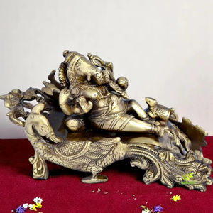 Statue exquise de Lord Ganesha fabriquée à la main en laiton de qualité supérieure pour le bureau du temple à la maison et la décoration spirituelle - Product Image 1