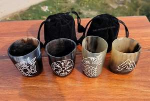 Gobelet à corne à boire nouveau design en verre à liqueur naturel en corne de buffle et de boeuf avec base en bois Viking médiéval authentique - Product Image 4