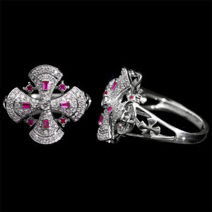 แหวนทองคำขาว14K ประดับเพชรธรรมชาติและไพลินสีฟ้าสไตล์วินเทจดีไซน์แบบคลัสเตอร์และหนามเตย - Product Image 2