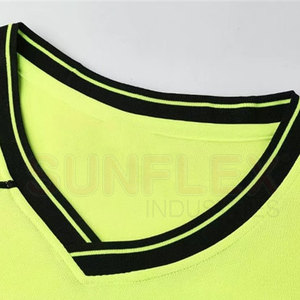 เสื้อฟุตบอลแขนสั้น ระบายอากาศได้ดี ผลิตจากโพลีเอสเตอร์ 100% สำหรับทีมฟุตบอล สีสันตามสั่ง สั่งซื้อจำนวนมากสำหรับนักฟุตบอล - Product Image 3