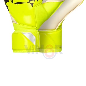ถุงมือผู้รักษาประตูฟุตบอลแบบมืออาชีพถุงมือยางป้องกันนิ้วสำหรับผู้ใหญ่ - Product Image 6