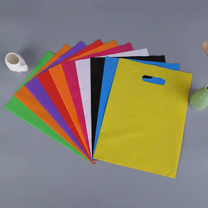 ถุงพลาสติกไดคัทพร้อมที่จับที่แข็งแรงมีโลโก้ที่กำหนดเองได้หลากหลายสี - Product Image 1