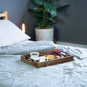 Plateau de service en bois avec poignée Ensemble de 1 couleur marron de MZ INTERNATIONAL par glowin fashion - Product Image 4