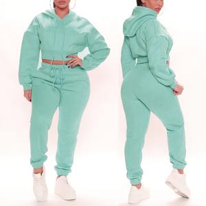 Haute qualité femmes haut court pantalons de survêtement sport course jalonné 2 pièces survêtement ensemble grande taille Logo personnalisé col à capuche survêtement - Product Image 4