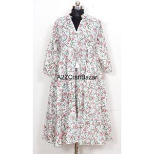 Robe Maxi moulante d'été pour femmes avec imprimé floral tissé longue robe florale durable pour les femmes avec décoration de bouton de gland - Product Image 5