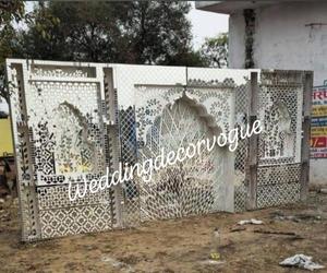 Plataforma de escenario de boda de lujo con fondo de espejo Decoración elegante para ceremonia de matrimonio y recepción Diseño modular duradero - Product Image 2