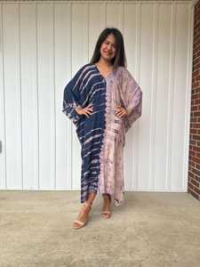 Kaftan Tie Dye A 136 pour la plage, les vacances, les croisières, les soirées à la piscine, la détente, la maison et le télétravail - Product Image 2