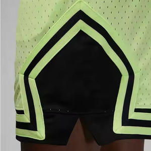 Pantalones cortos de malla personalizados para hombre, fabricante de sublimación Dtg de poliéster con estampado de 5 pulgadas, pantalones cortos de malla para gimnasio para hombre, ropa deportiva - Product Image 4