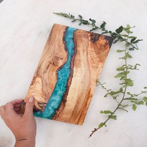 Planche à découper en résine conçue avec du tourbillon en marbre bleu fabriqué à la main à partir de bois durable excellent pour le service de nourriture créatif - Product Image 4