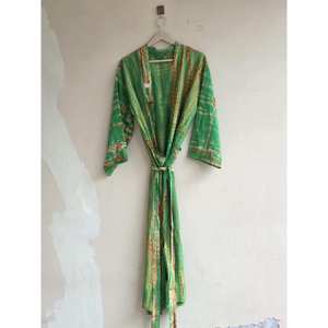 Kimono de Seda Crepe Sari con Estampado Tie Dye para Damas de Honor y Vacaciones, Elegante Traje de Baño Tipo Bata - Product Image 4