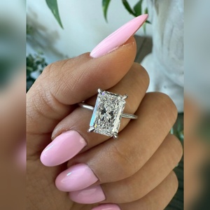 Anillo de Compromiso con Diamante de Laboratorio de Corte Radiante de 3.00 Quilates, Claridad VVS1, Certificado IGI, Proveedor Mayorista Global - Product Image 1