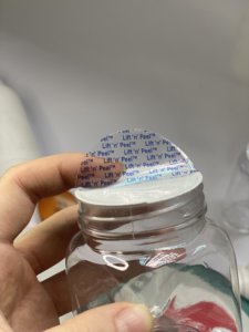 ฝาขวดพลาสติกแบบเปิดง่าย Sam Lan Easy-Open Lift N Peel Induction Liner Half Pull Tab พร้อมซีลพลาสติกพิมพ์ลายสกรีน สำหรับบรรจุภัณฑ์ยา - Product Image 5