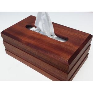 Boîte à mouchoirs en bois pour bureau à domicile avec gravure de nom personnalisée pour une idée de cadeau et de décoration unique - Product Image 3