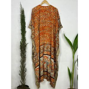 Vintage Soie Recycle <b>Kaftan</b> Longue Robe Boho Fluide Pour Femmes Avec Imprim Animal Et Fleur Artistique Swimsuit Cover-up De - Product Image 3