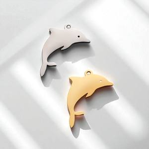 Breloques dauphin faites à la main en argent sterling pendentif personnalisable faisant des bijoux - Product Image 1