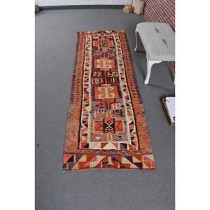 Tapis turc vintage 2,8x8,8 pi (85x267 cm), Kilim rouge avec motifs de plantes et d'arbres - Product Image 1