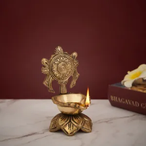 Chakra Diya tradicional de latón Sangu, mecha única, artesanía de Metal antiguo para decoración del hogar - Product Image 2