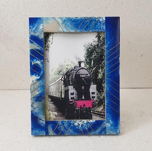 กรอบรูปเรซิ่นสีน้ำเงินแบบสั่งทำคุณภาพสูงสไตล์อเมริกันใหม่ ตกแต่งผนังด้วยงานแฮนด์เมดสำหรับตกแต่งบ้านและสำนักงาน ผลิตภัณฑ์มาตรฐาน - Product Image 1