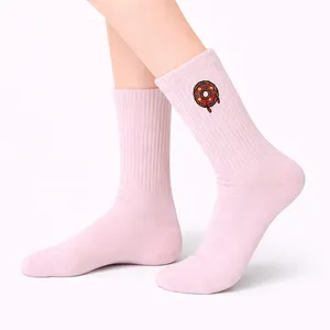 Chaussettes thermiques respirantes roses à motif de beignets brodés, taille unique, longues, pour usage quotidien, légères, pour la saison hivernale - Product Image 1