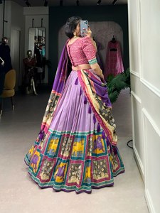 Nuevo hermoso diseño Kalamkari impreso con papel de aluminio estilo Gujarati suave Tussar seda Lahenga Choli Para Boda y fiesta especial - Product Image 2