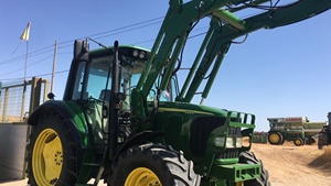 Tractor John Deere 6230 de Primera Calidad Disponible para Compra Inmediata en Existencia con Entrega Rápida y Ofertas Especiales - Product Image 3