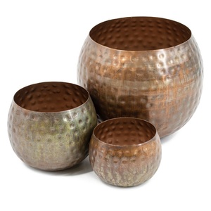 Maceta grande de metal resistente a la intemperie para exteriores con bordes reforzados diseñada para paisajismo comercial y jardinería urbana - Product Image 3