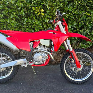 Disponible EC 500F Assemblé (Motocyclette) - Product Image 1