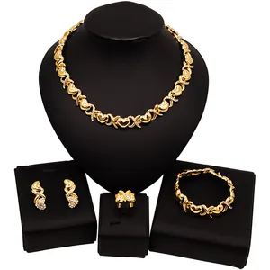 Zhuerrui Latest I Love You Xoxo Hug And Kiss Necklace Jewelry Set 18k Gold Plated Fashion Models Wedding Jewellery Sets X0017