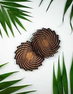 Sous-plat en bois et résine multi-tones fait à la main, motif cœur de luxe, résistant à la chaleur, dessous de plat en bois pour la décoration de table à manger - Product Image 5