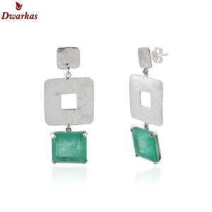 Pendientes de piedras preciosas de cuarzo Esmeralda con textura de Plata de Ley 925 hechos a mano Clásicos al por mayor para damas y niñas, joyería de regalo - Product Image 1