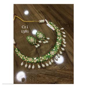 Ensemble Polki Kundan lourd de meilleure qualité avec ensemble de mariée Tikka avec finition antique pour un look de qualité supérieure disponible à un prix raisonnable - Product Image 1